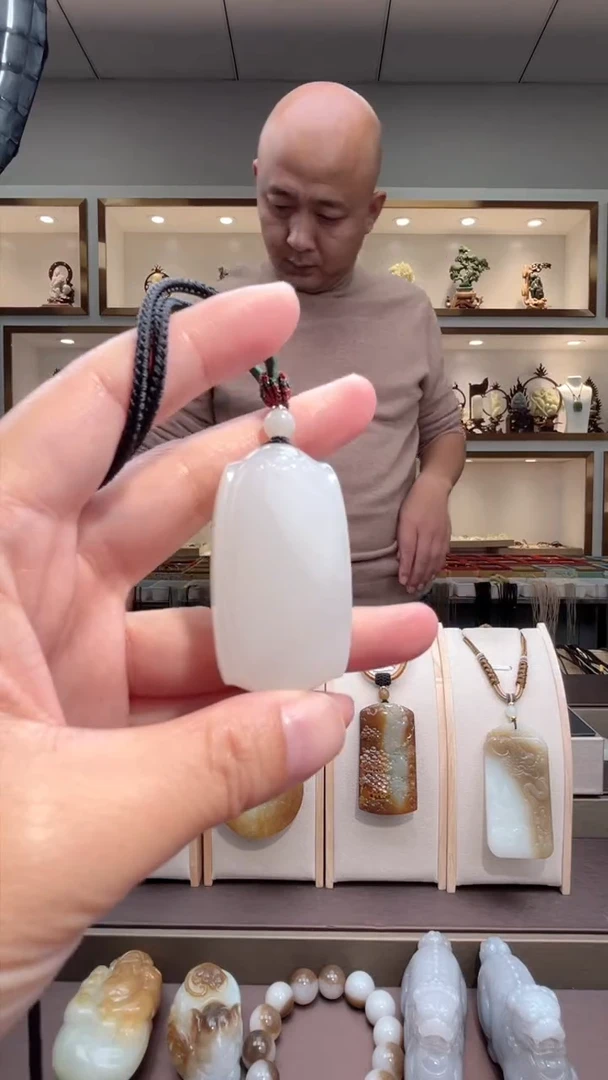 颈饰未镶嵌和田玉苏