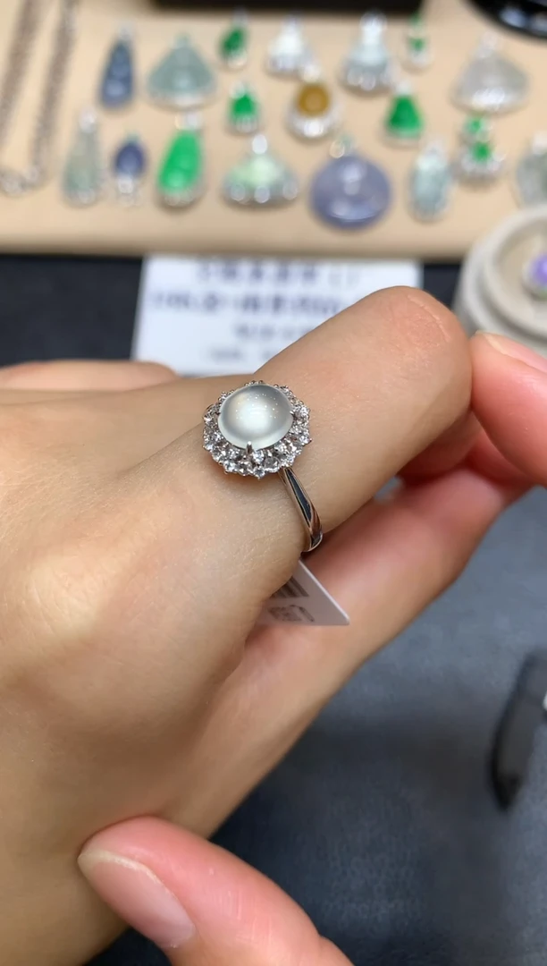 18K金镶嵌戒指翡翠蛋面【无服务费【24小时鉴赏期】
