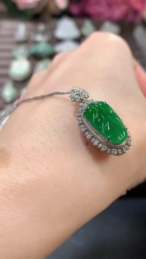 吊坠(不含链)18K金镶嵌翡翠a116