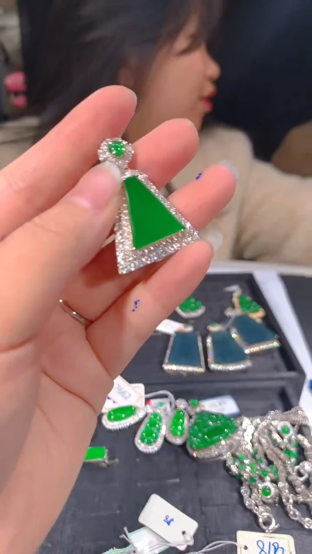 【闪购商品】定制翡翠未镶嵌77多样性发货（发其一）