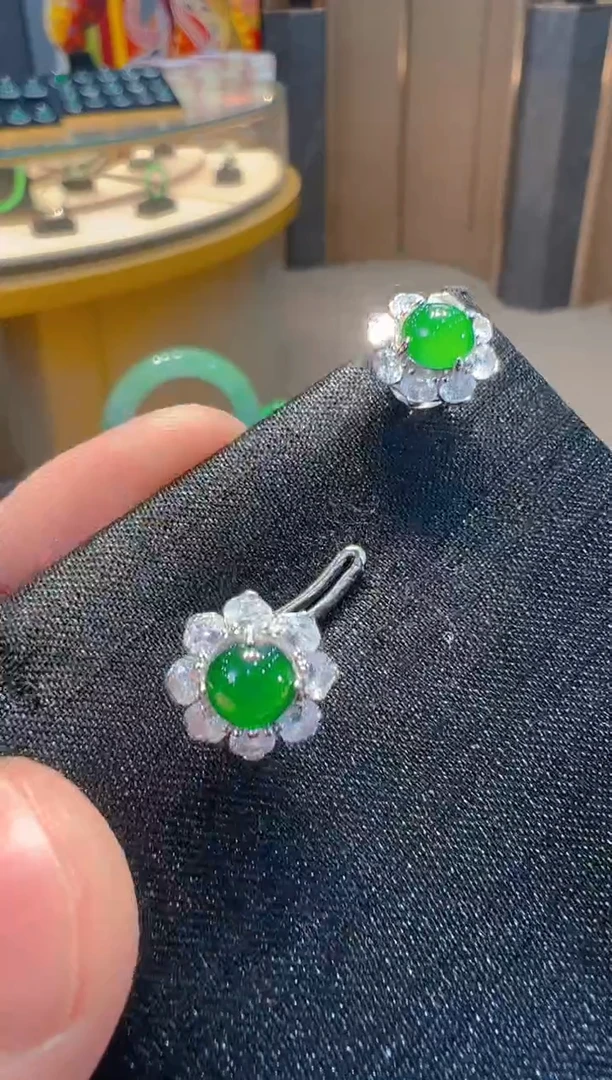 【闪购商品】翡翠耳钉银S925镶嵌多样性发货一件
