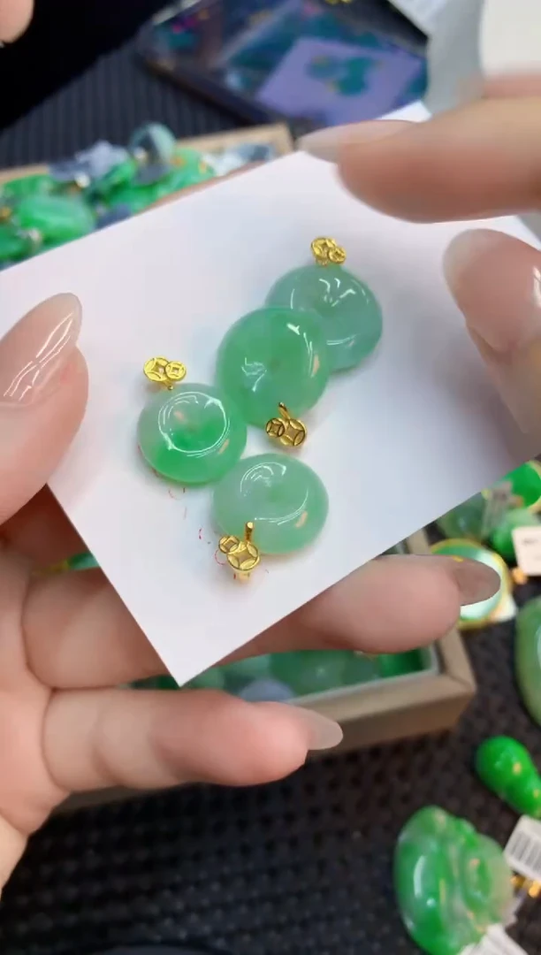 翡翠未镶嵌吊坠(不含链)多样性发其一
