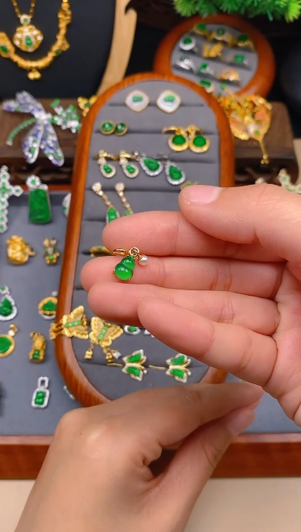 【闪购商品】翡翠吊坠(不含链)银S925镶嵌葫芦万能扣