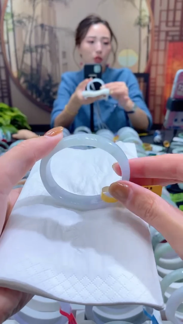 未镶嵌手镯翡翠000073204