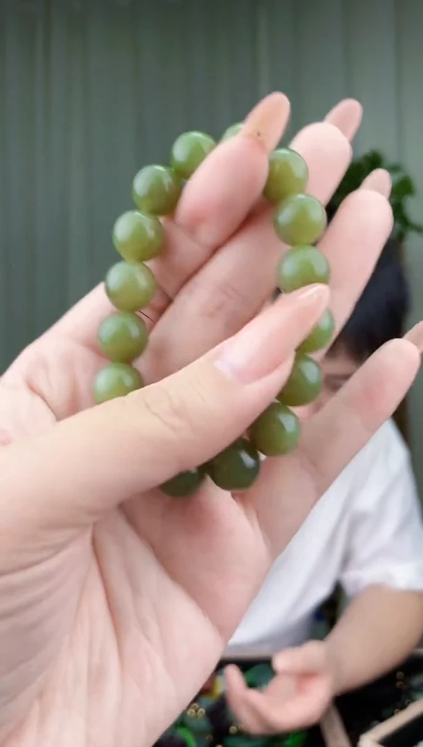 未镶嵌和田玉挂件拍一发一，多样性发货！