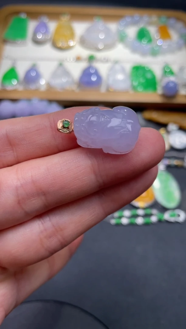 翡翠18K金镶嵌颈饰32.......