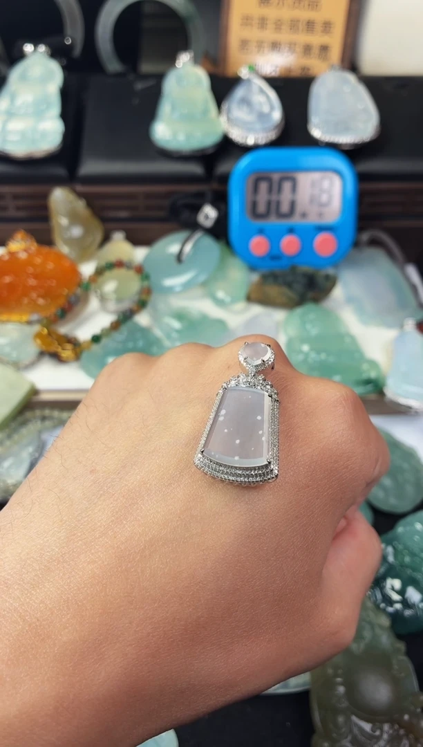 颈饰18K金镶嵌翡翠江*YZ已镶嵌18K