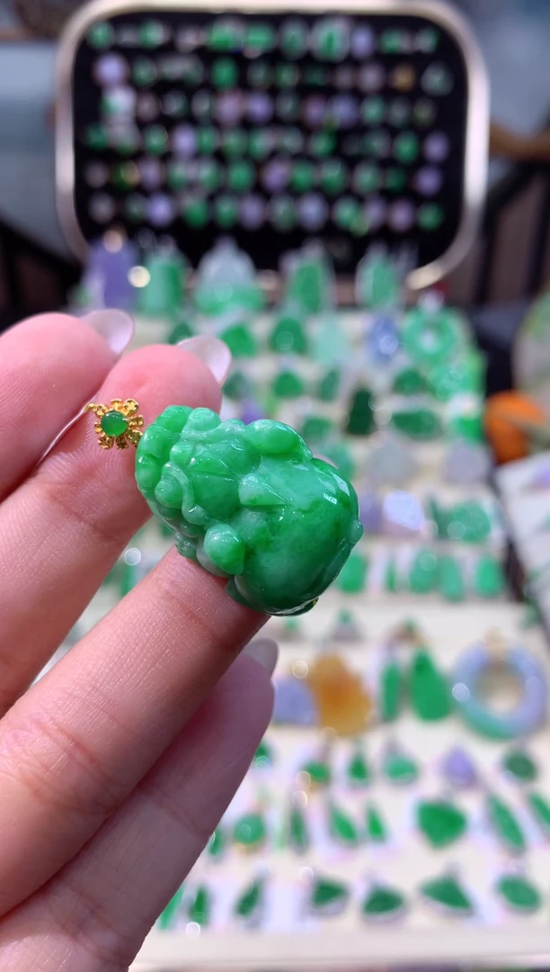 【闪购商品】翡翠颈饰18K金镶嵌缅甸天然A货翡翠