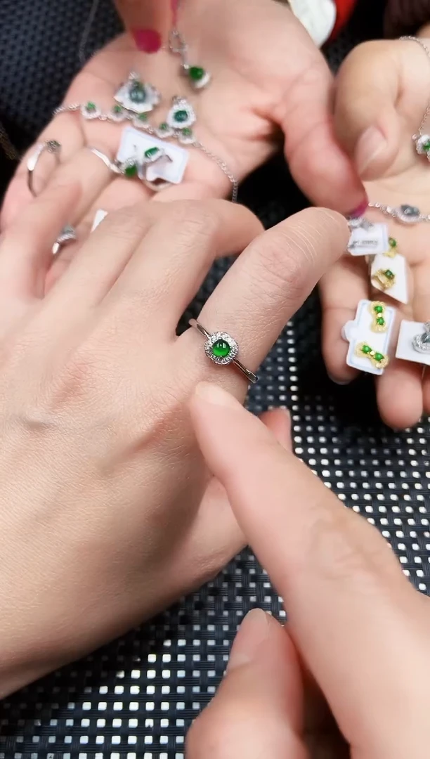 【闪购商品】翡翠戒指未镶嵌11111111