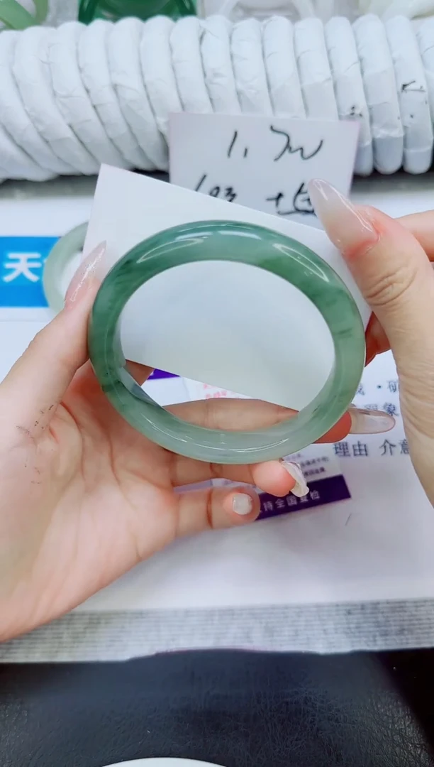 未镶嵌手镯石英质玉158/63