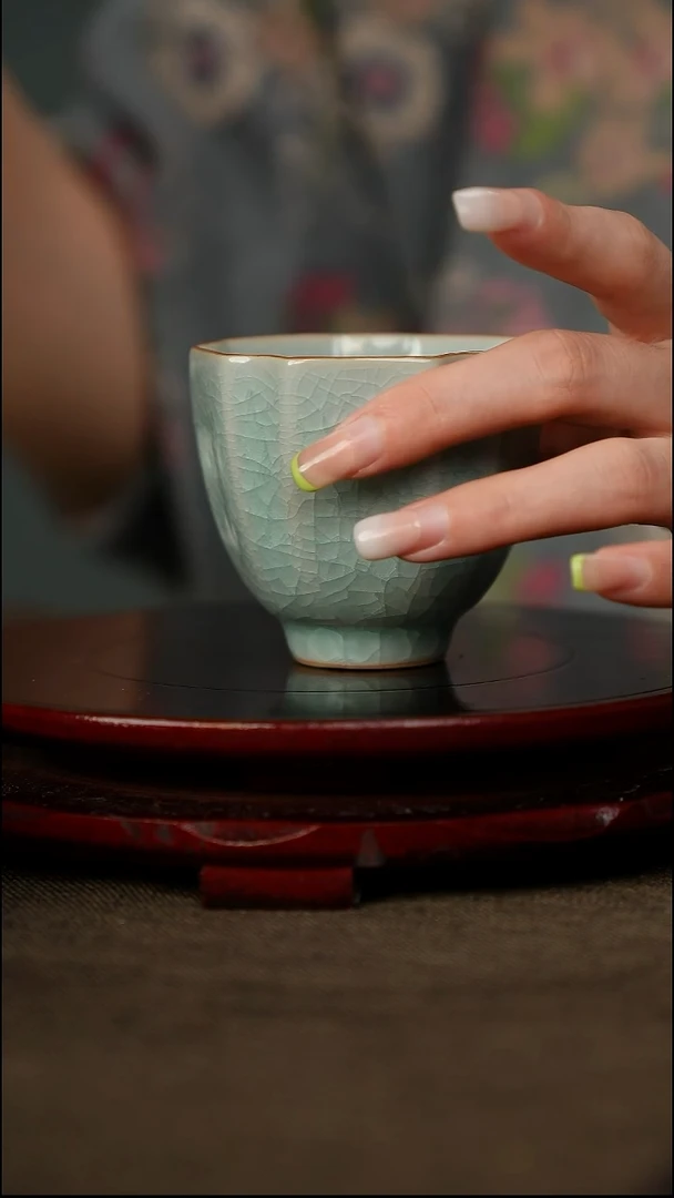 葵口杯 鱼鳞冰花 带底款