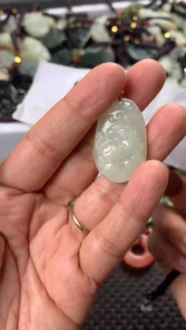 【闪购商品】和田玉颈饰未镶嵌多样性发货没有证书拍一发一有瑕