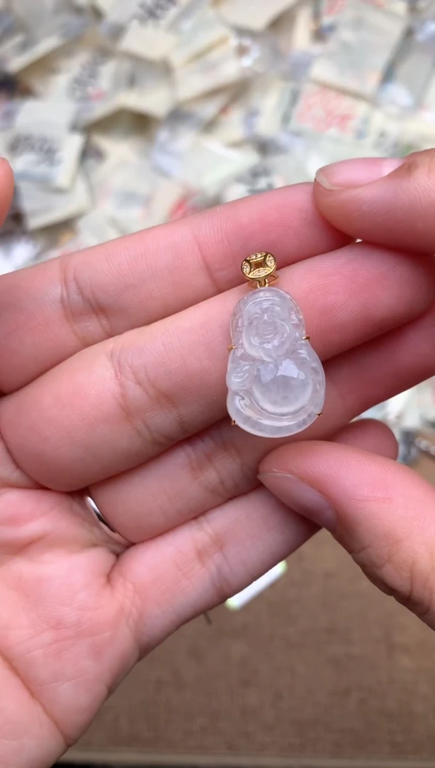 18K金镶嵌挂件翡翠一