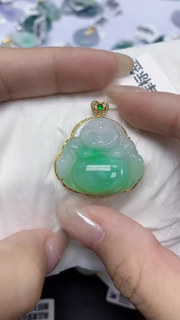翡翠18K金镶嵌颈饰天然缅甸翡翠A货