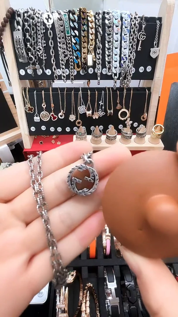 瓷片帝*hdhghghhdfed