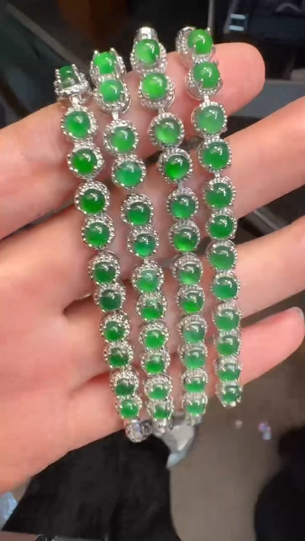 未镶嵌定制翡翠翡翠A货有轻微色差属于正常现象，手链多样性发货1