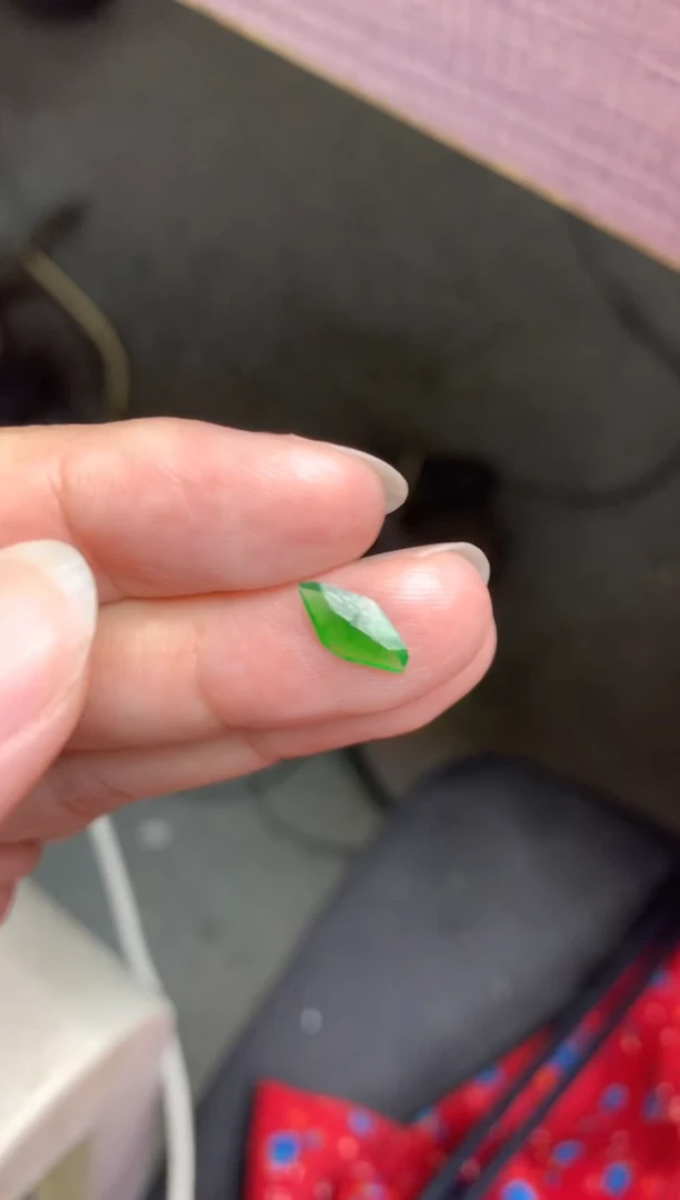 未镶嵌定制翡翠毛货