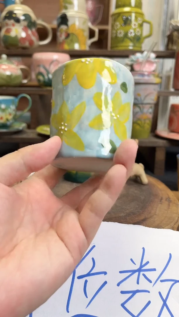 摆件手绘高温釉下陶瓷
