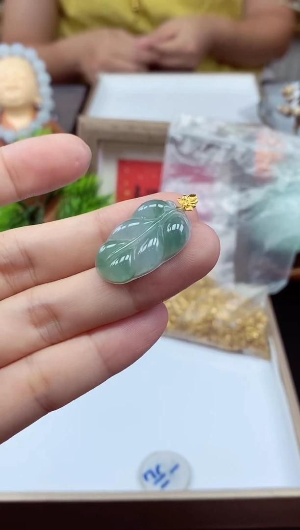 吊坠(不含链)18K金镶嵌翡翠叶子@@CMT