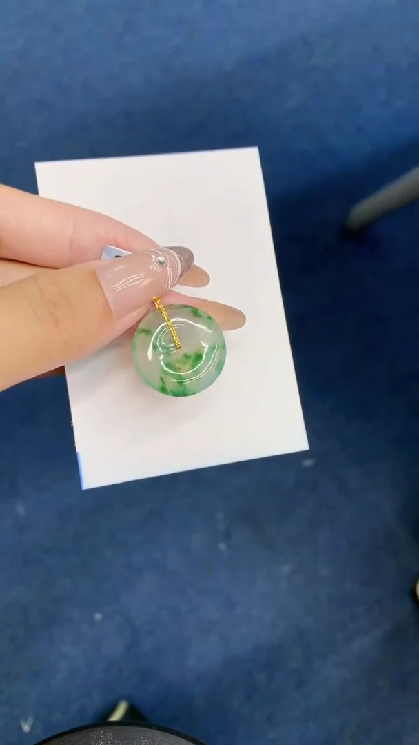 颈饰18K金镶嵌翡翠1