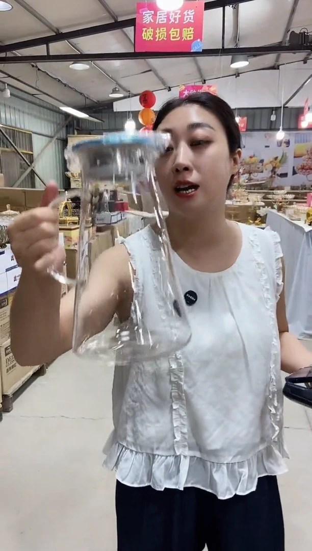 耐热高硼硅水壶一个