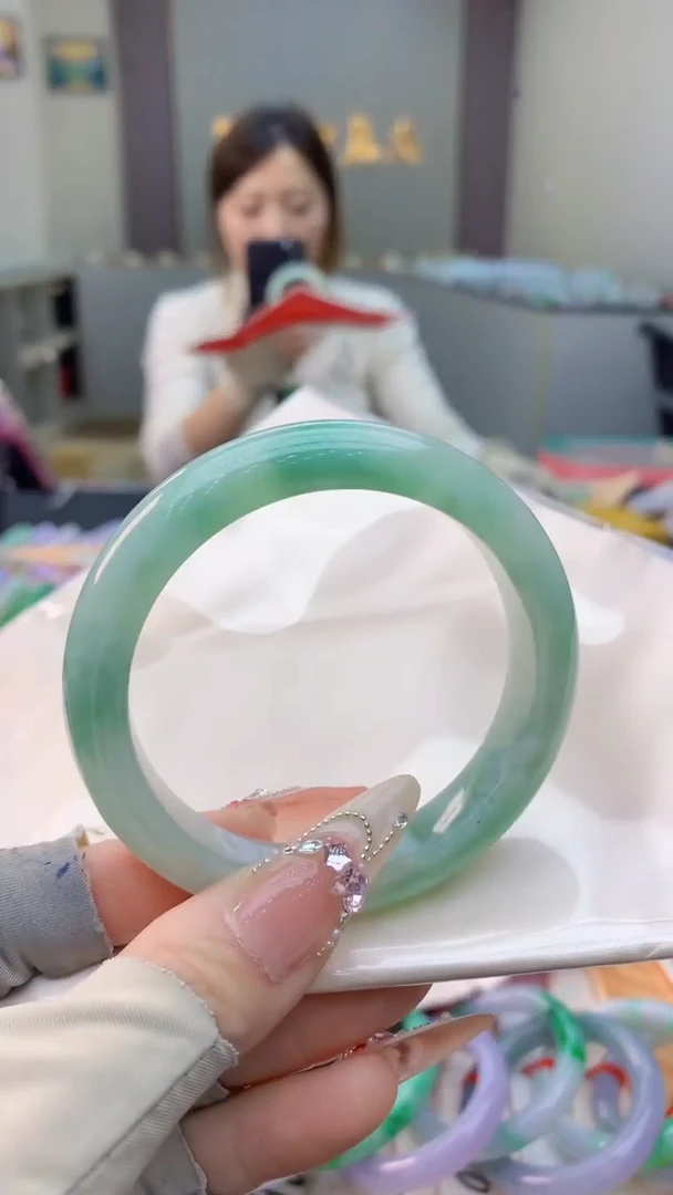 未镶嵌手镯翡翠0819653332