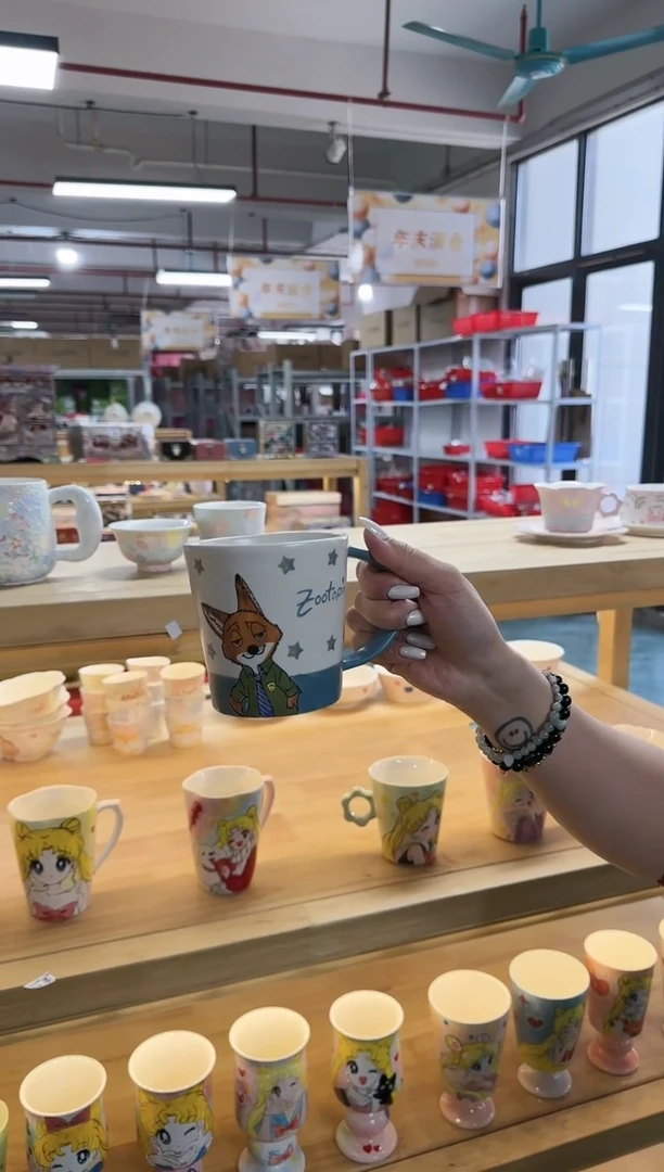 【闪购商品】瓷J137------------