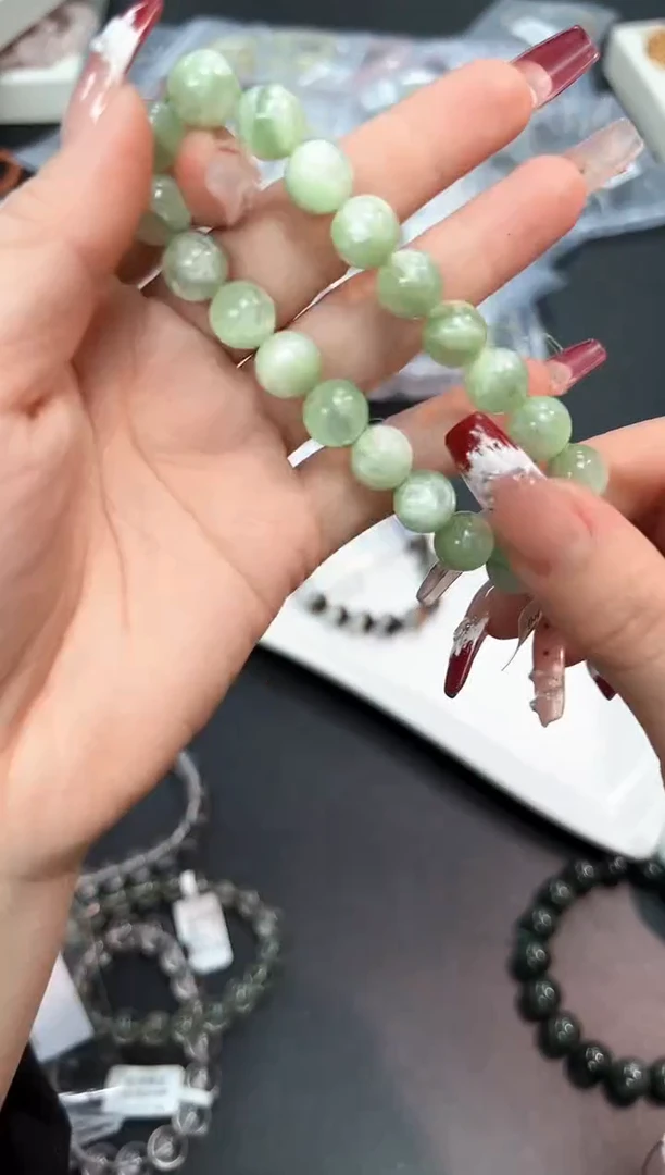 【闪购商品】水晶手串未镶嵌78W多样性发其一1条默认微瑕