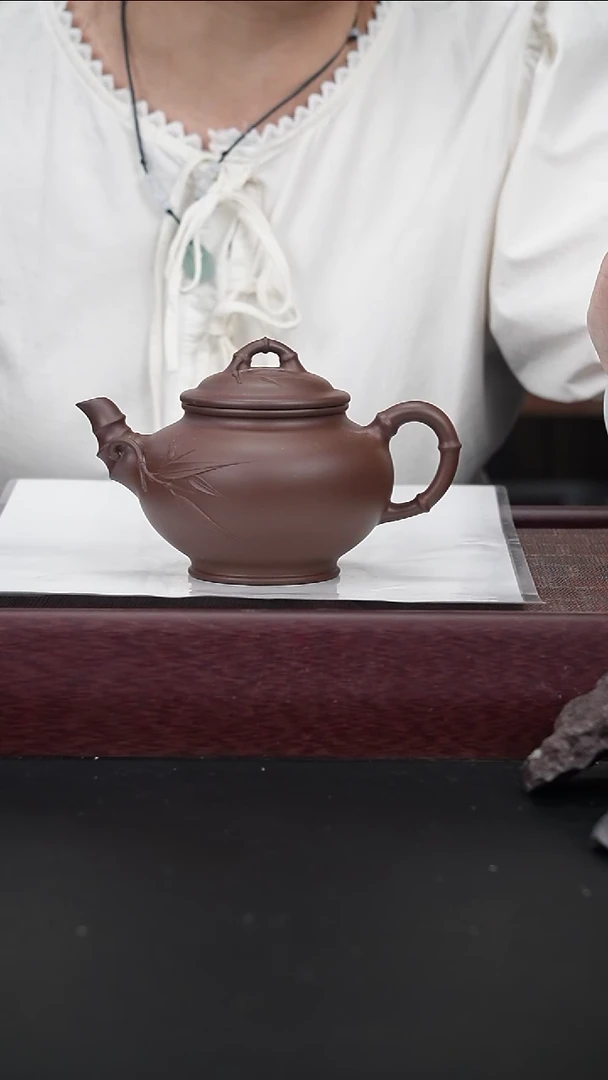 茶壶紫砂xt战旗底槽青 三足风韵