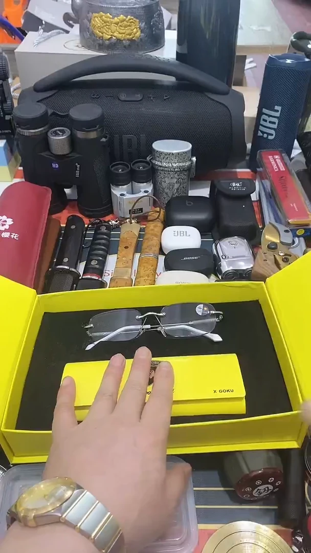 瓷片闪购商品 如图所示