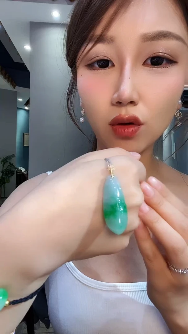 翡翠18K金镶嵌吊坠(不含链)吊坠