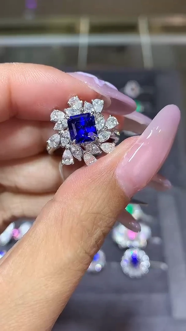 戒指蓝宝石18K金镶嵌2.38CT