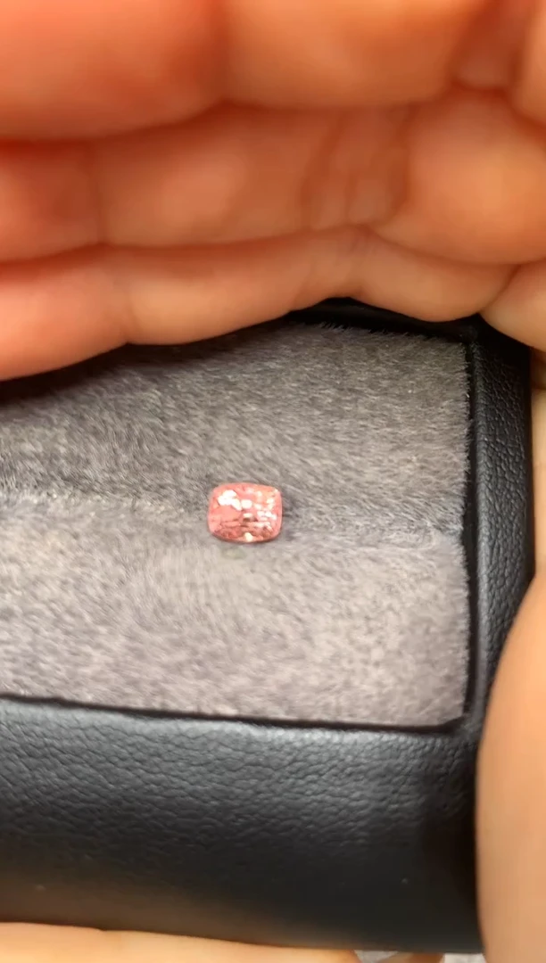【闪购商品】定制尖晶石裸石未镶嵌枕型 粉橙色调 1.25ct