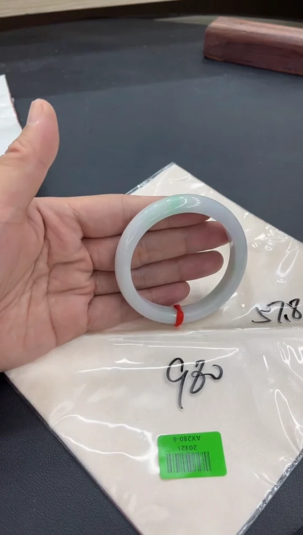 未镶嵌手镯翡翠翡翠手镯