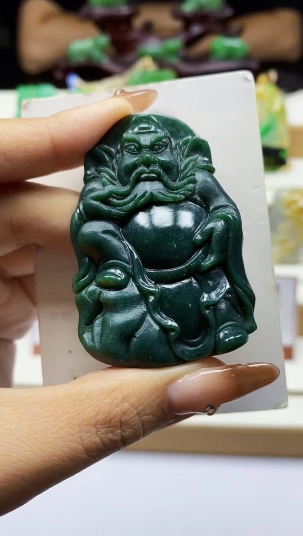 颈饰未镶嵌翡翠1