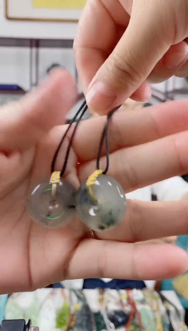 未镶嵌岫玉颈饰1