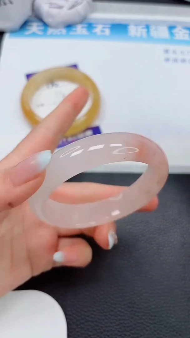 【闪购商品】石英质玉手镯未镶嵌197