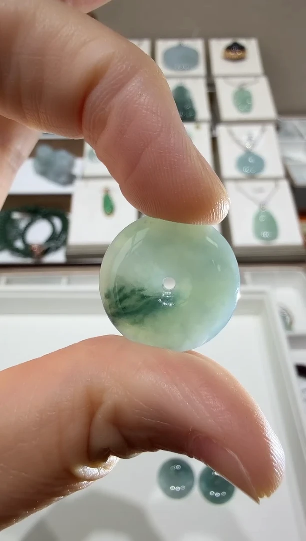 未镶嵌挂件翡翠A货翡翠多样性一件飘花平安扣