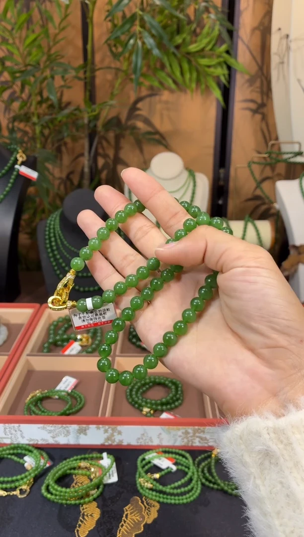 颈饰未镶嵌和田玉（碧玉）8冰阳绿无矿锁骨链