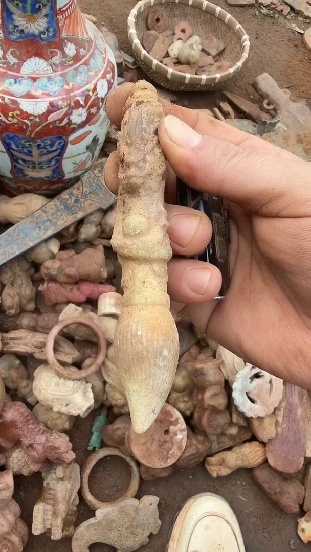 未镶嵌岫岩河磨玉（透闪石质玉）挂件龄**屋岫岩河磨玉