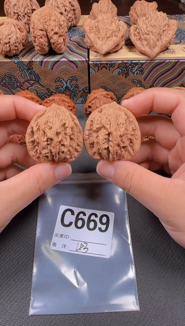 吊坠文玩核桃43麦虎669