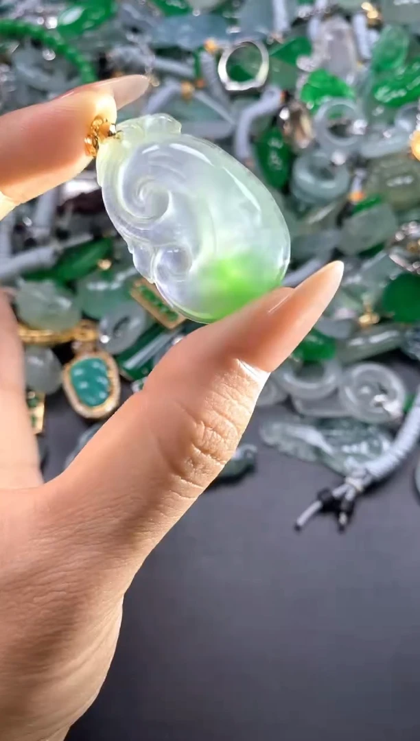 颈饰未镶嵌翡翠(配扣头多样性发其一）53