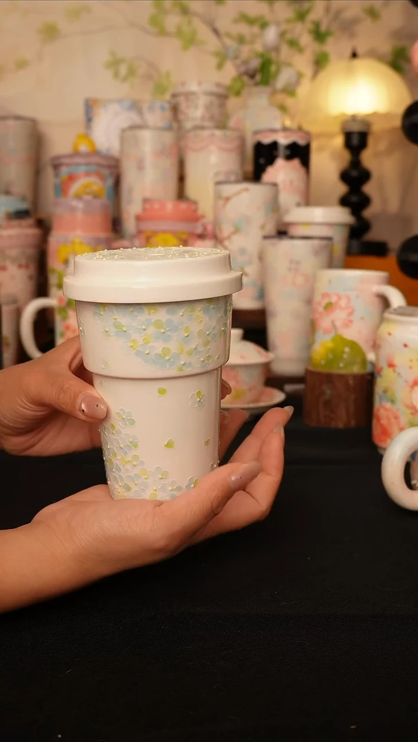 陶景德镇手绘的杯子