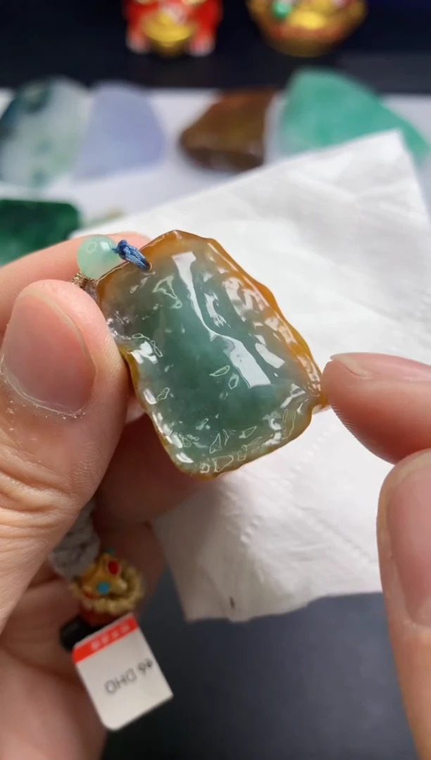 颈饰未镶嵌翡翠