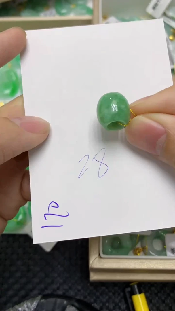 颈饰未镶嵌翡翠缅甸A货翡翠