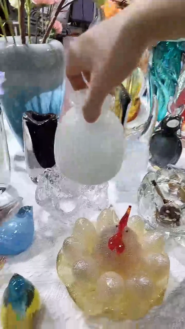 【闪购商品】琉璃小小黑点白琉璃瓶