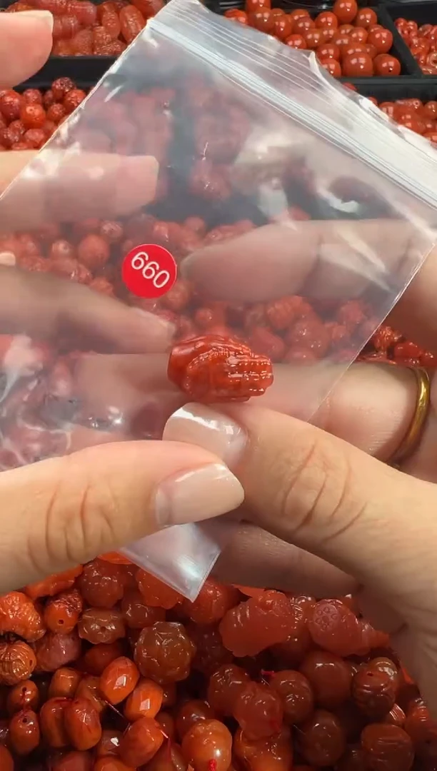 颈饰未镶嵌南红玛瑙1