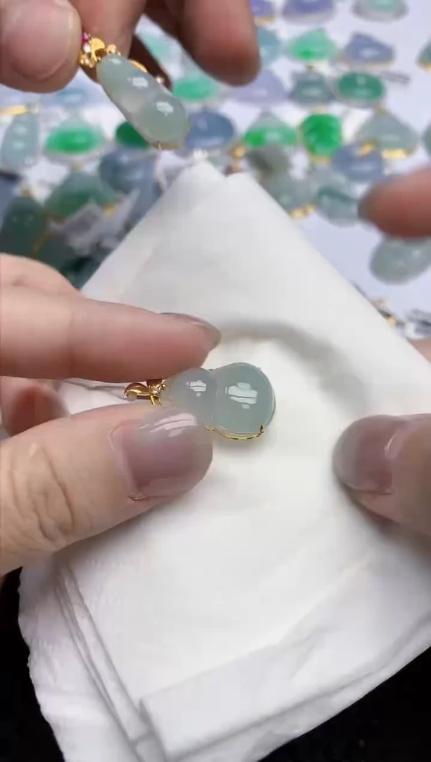 【闪购商品】翡翠颈饰18K金镶嵌天然翡翠A货