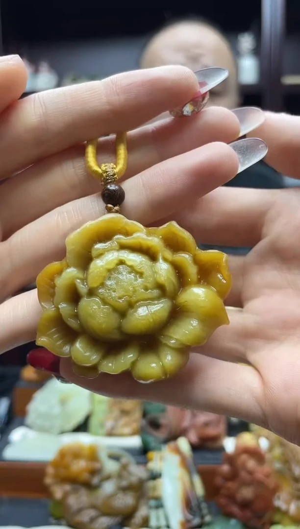 未镶嵌岫玉吊坠·