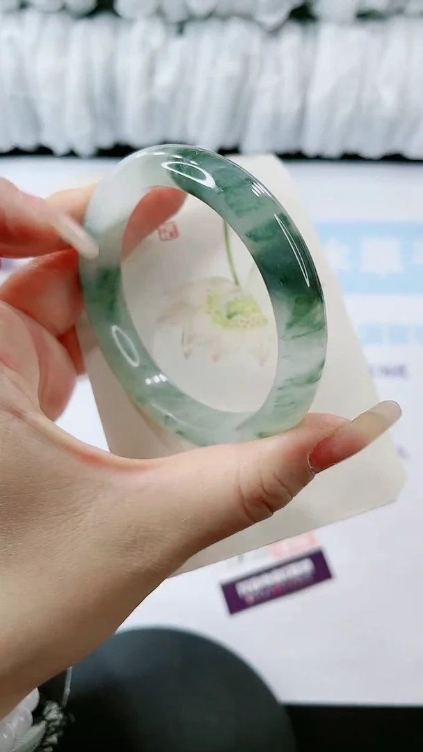 【闪购商品】石英质玉手镯未镶嵌多样性发货P220